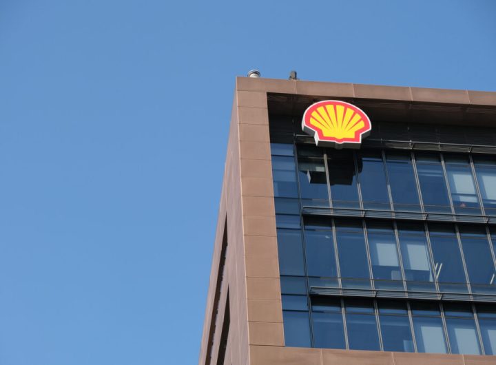 Shell's Adjusted Earnings Reach $9.8 Billion Amid Surging Energy Prices