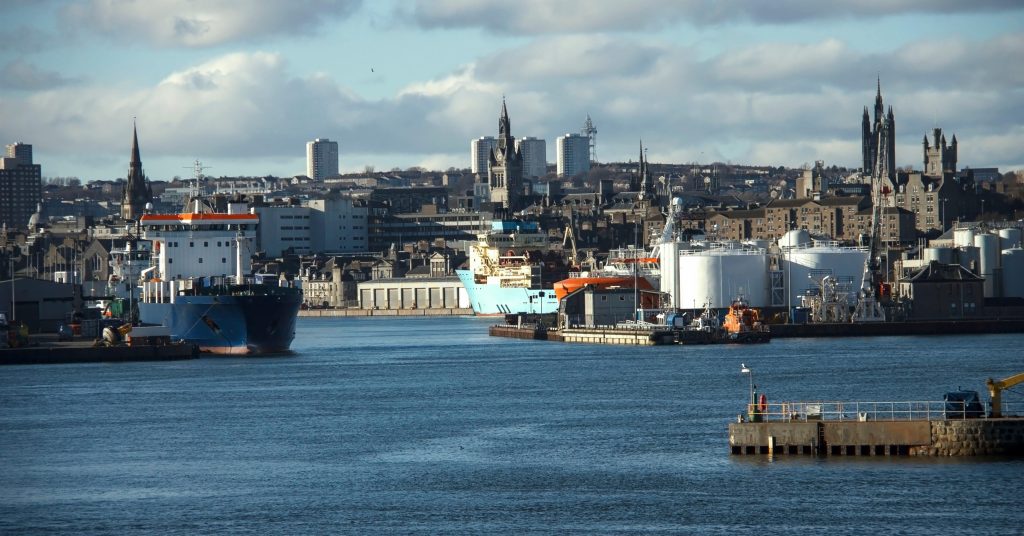 Controversy Surrounds UK LNG Import Plans Amid Falling North Sea Output