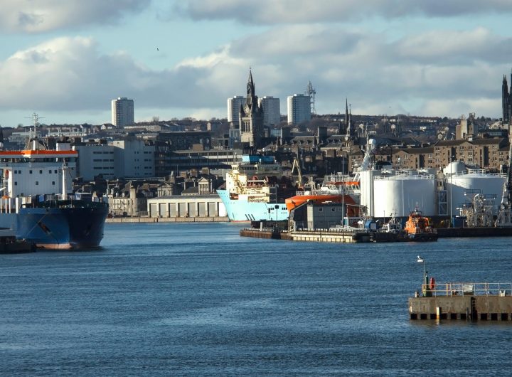 Controversy Surrounds UK LNG Import Plans Amid Falling North Sea Output