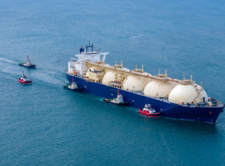 Iran War Escalation Drives VLCC Rates to $650,000 a Day