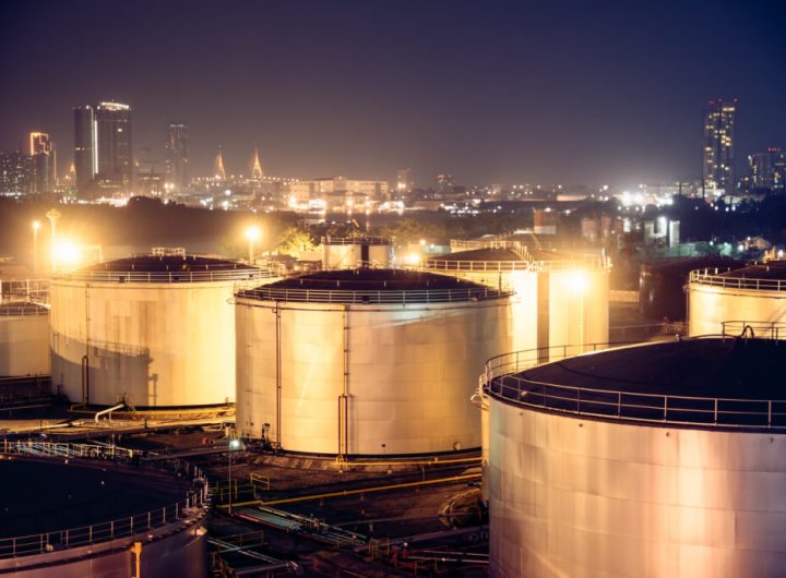 US Crude Imports Rise in Asia Amid Continued Hormuz Blockade, Traders Report