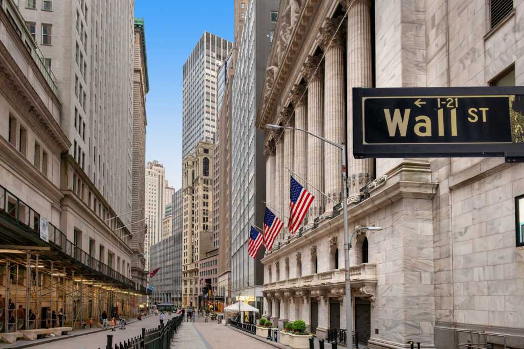 Banks Expect Prolonged High Oil Prices Through 2027 Amid Growing Supply Risks