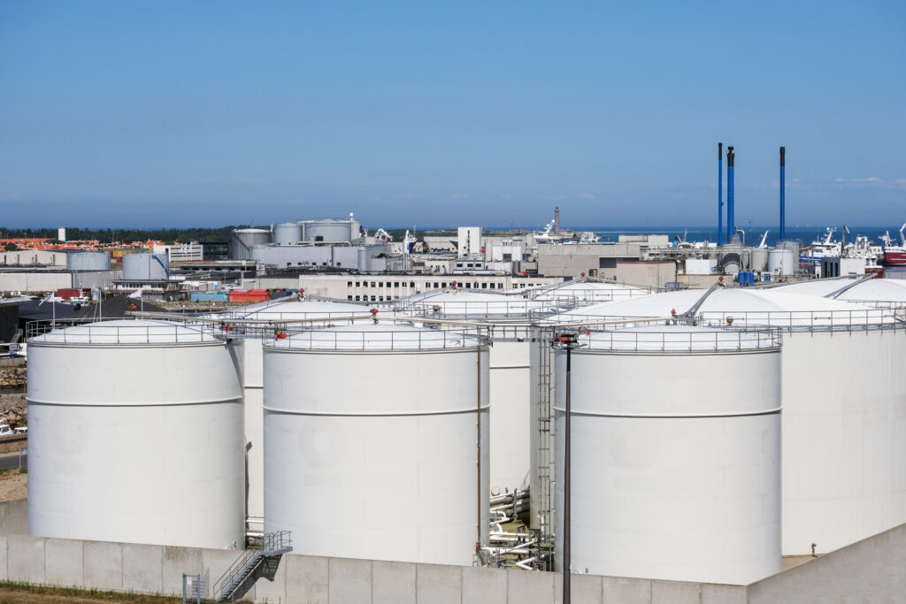 WTI Drops Almost 4% Amid Potential EU Emergency Stockpile Release
